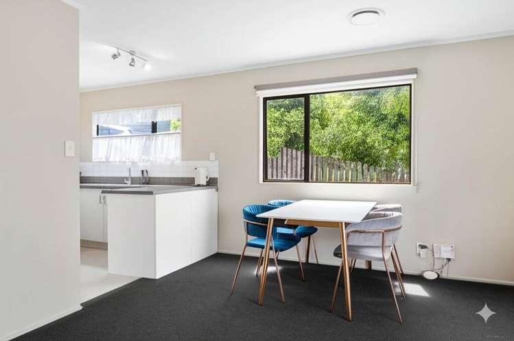 2/16 Normanton Street Glenfield_12