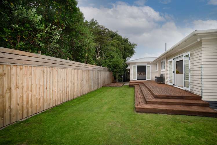 7 Sovereign Court West End_23