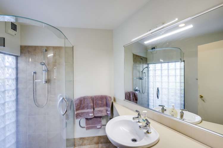 7 Irene Mooney Place Greenmeadows_13