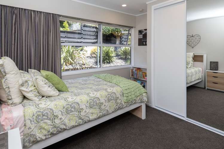 14 Pickwick Parade Mellons Bay_14