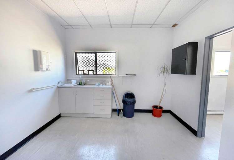 192-196 West Coast Road Glen Eden_5