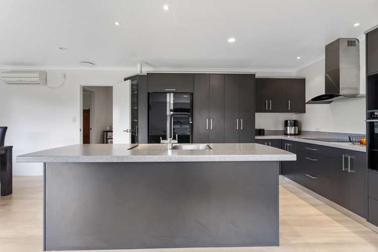 30 Montague Grove Stratford_6