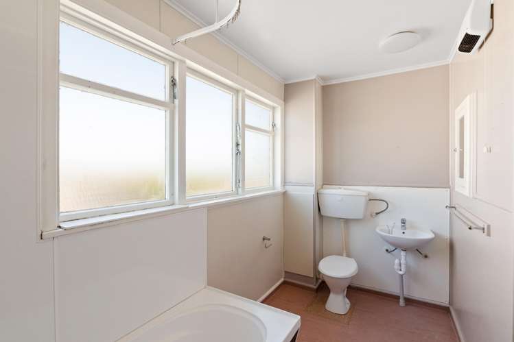 3 and 5 Solent Place Aranui_9