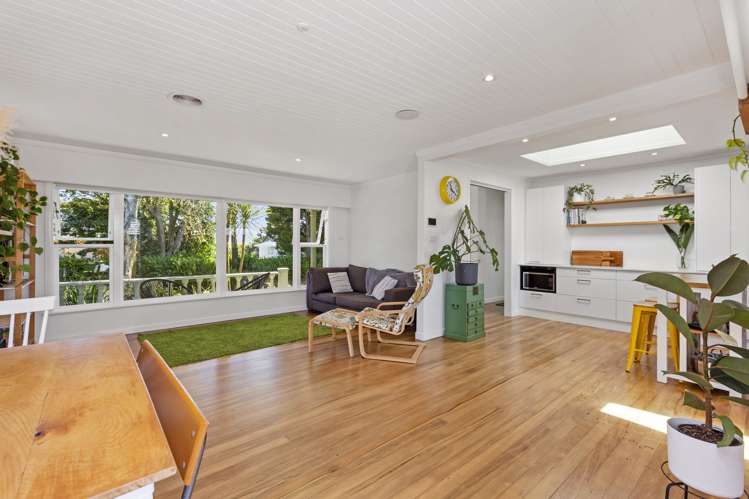 21 Lorenzen Bay Road Raglan_9