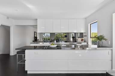 1C Roberta Avenue_1