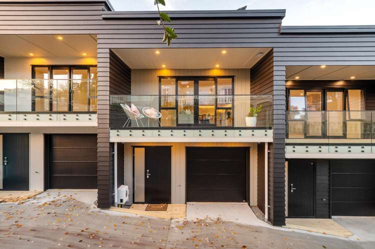 8/143 Clarence Street Hamilton Lake_0