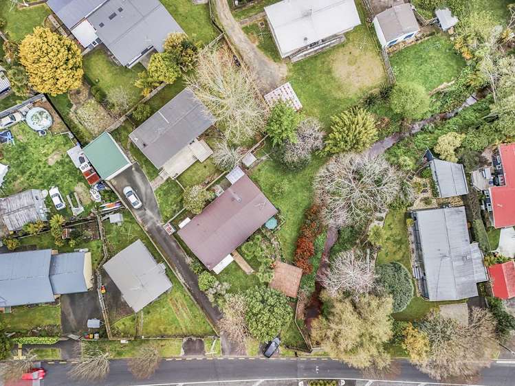 B/15 Saxbys Road Glenview_18