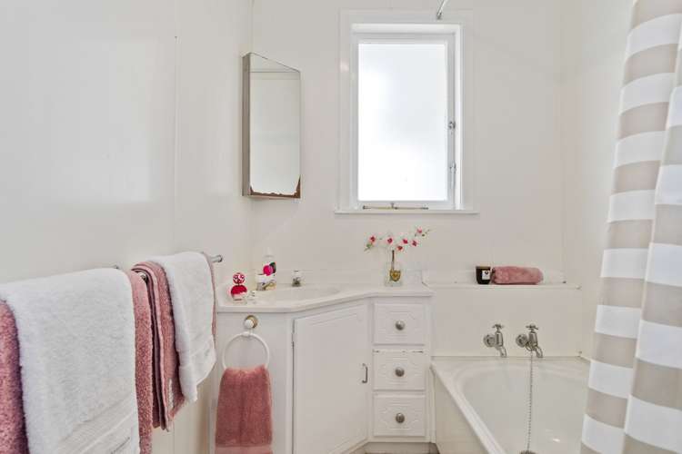 54a Henderson Crescent Parkvale_11