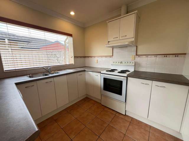 2/7 Argyle Avenue Pahurehure_1