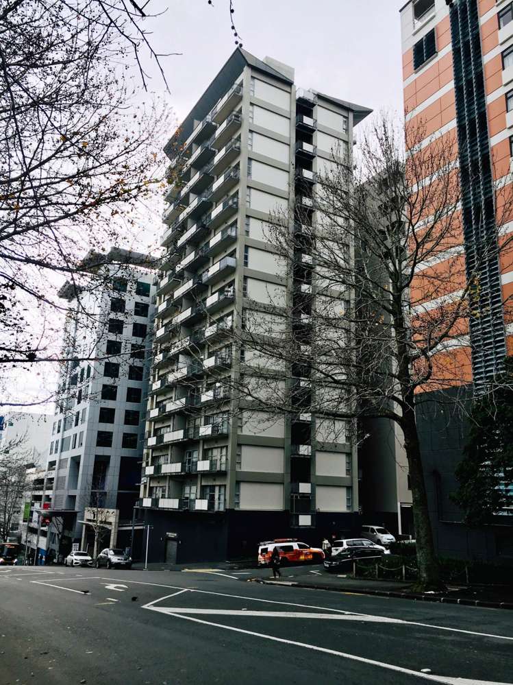 2A/82 Wakefield Street_0