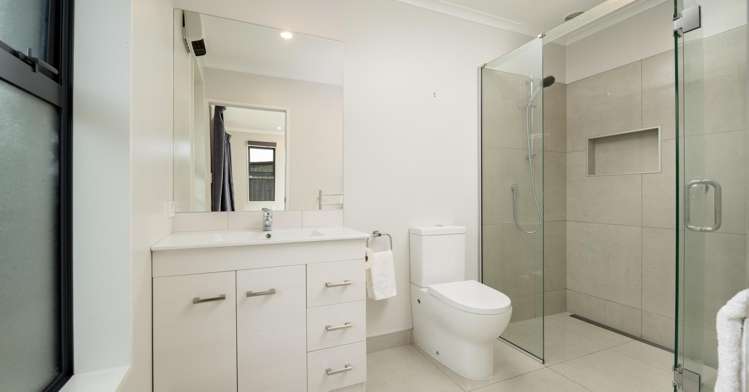 18 Lancaster Avenue Burleigh_14