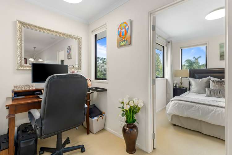 19 Greenbough Lane Greenhithe_11