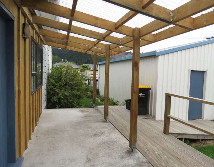 8 Ranft Street Reefton_9