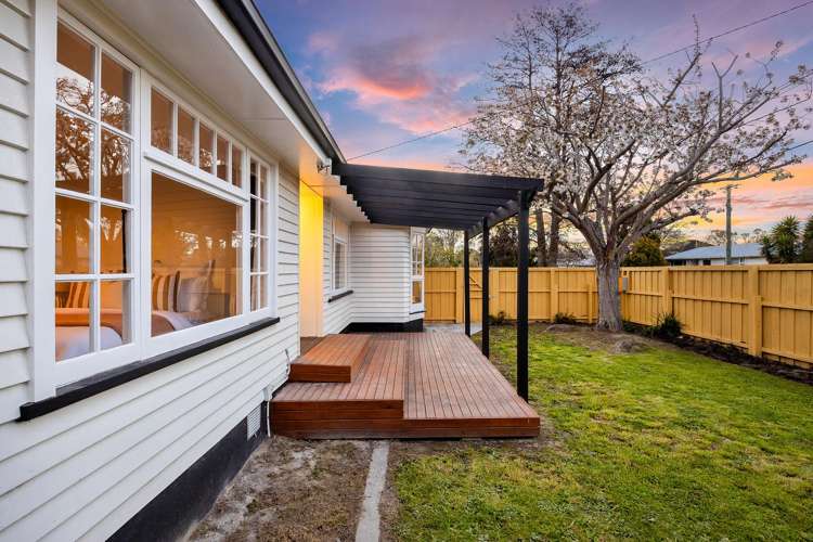 62 Achilles Street Burwood_15