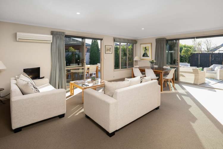 8 Kensington Place Springlands_6