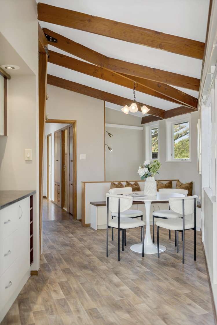 27 Colmar Road Mellons Bay_17
