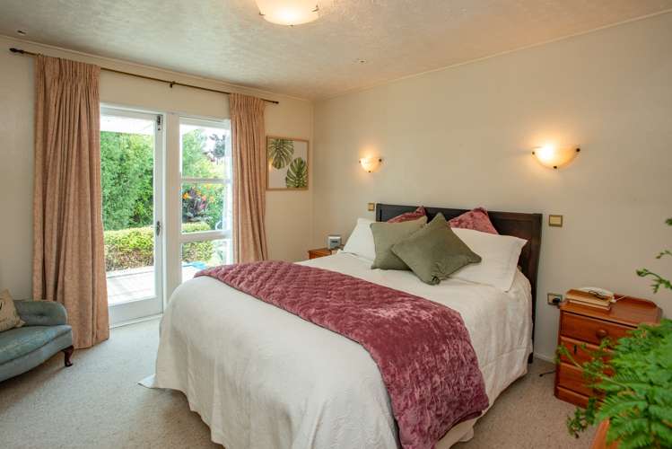 20 Deakin Place Clive_13