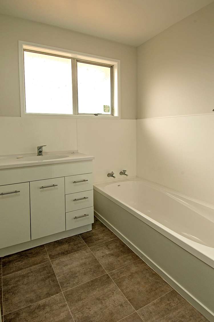 1/81a Flanshaw Road Te Atatu South_9