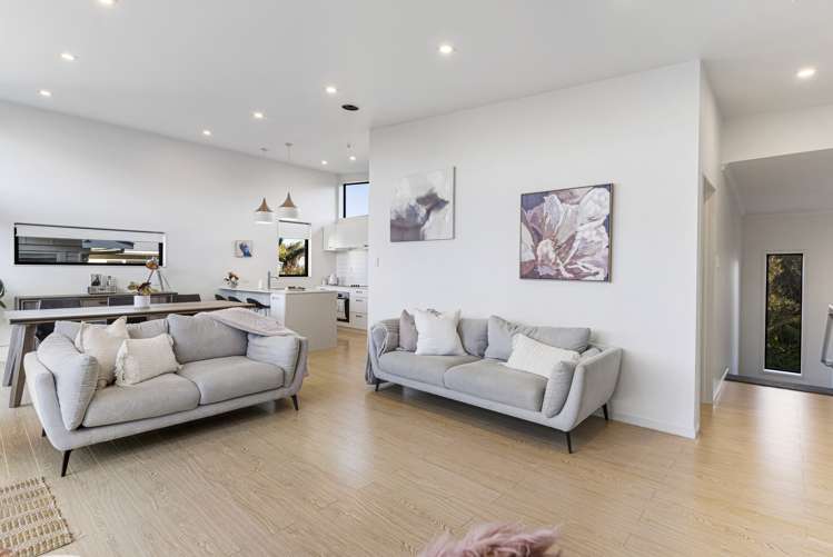 15 Beach Road Mellons Bay_5