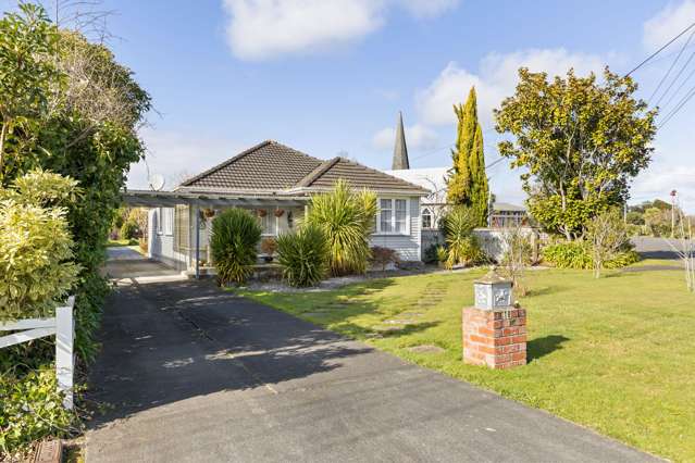 Beautifully renovated home with a stunning garden