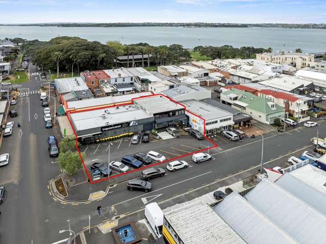 Freehold corner with massive potential