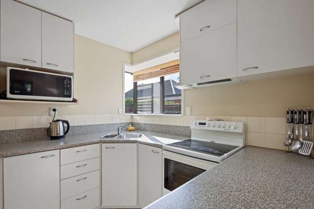 2/4 Gatonby Place Avonhead_3