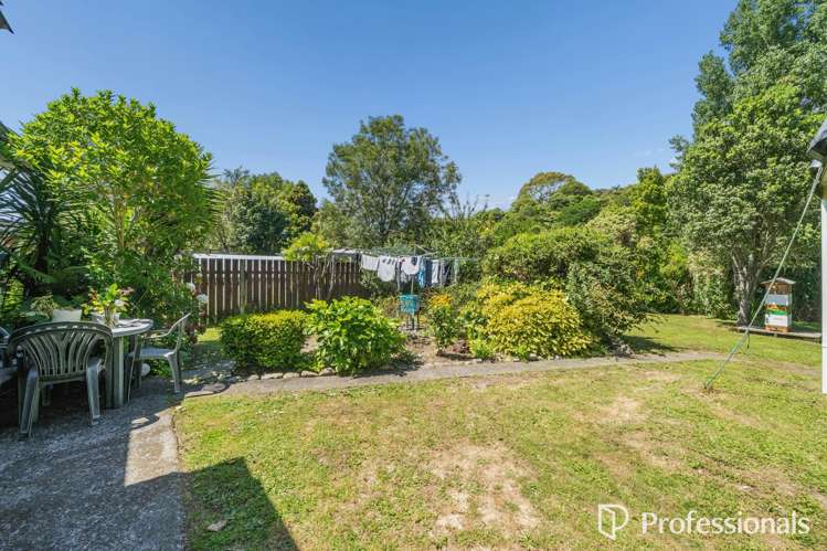 62 Waddington Drive Naenae_14