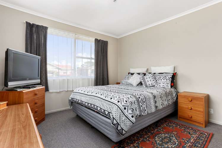 63 Heybridge Street Manurewa_13