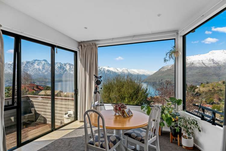 8 Caples Place Fernhill/Sunshine Bay_7