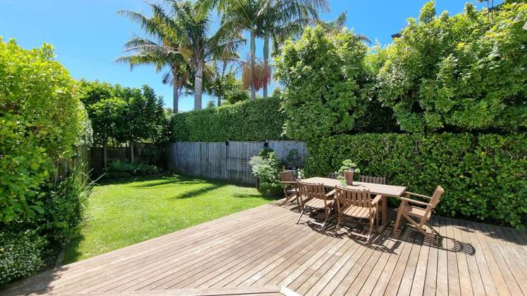 60 Old Lake Road Narrow Neck_11