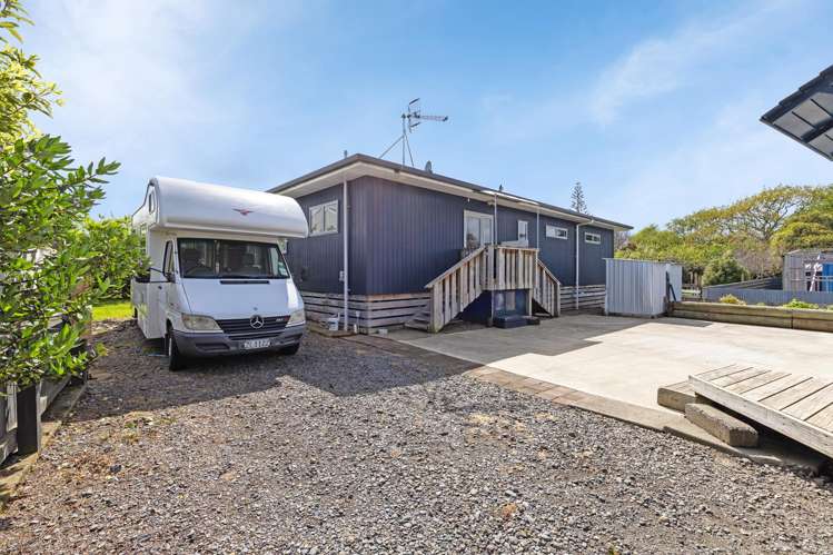 33 Lower High Street Marton_17