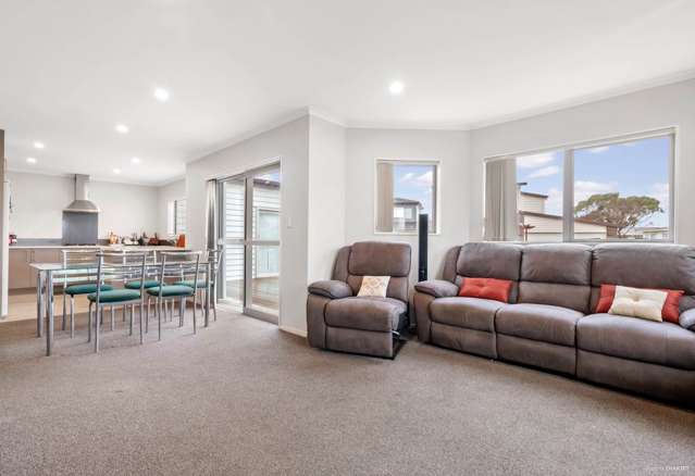 12 Karetai Crescent 10672_1