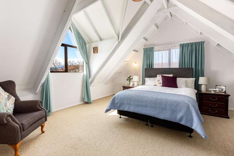 23 James Cook Drive Whitby_22