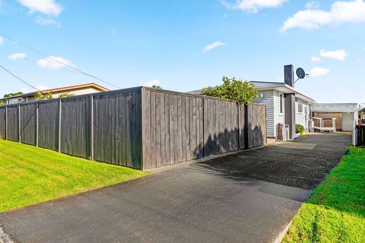4 Rixon Place Te Atatu Peninsula_27