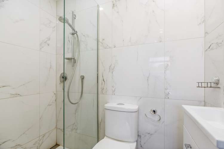 2/8 Oteha Valley Road Northcross_10