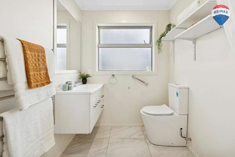 137 Endeavour Drive Whitby_11