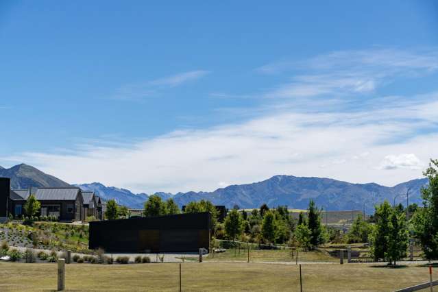 A Wanaka Lifestyle with Room to Breathe
