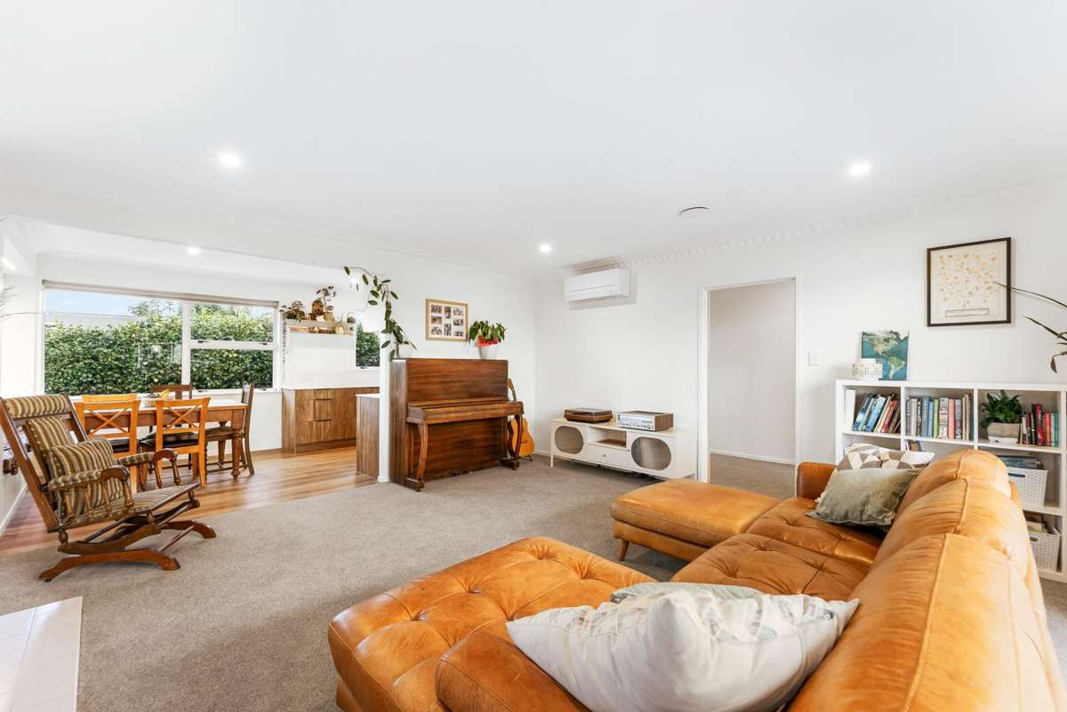 32 Upland Street_5
