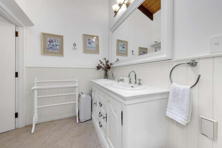 41 Tanglewood Place Cockle Bay_19