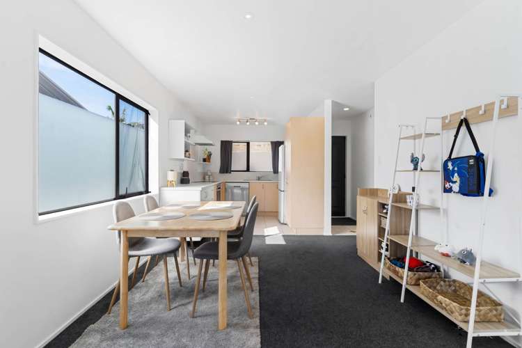 15/37 Fields Parade Oteha_10