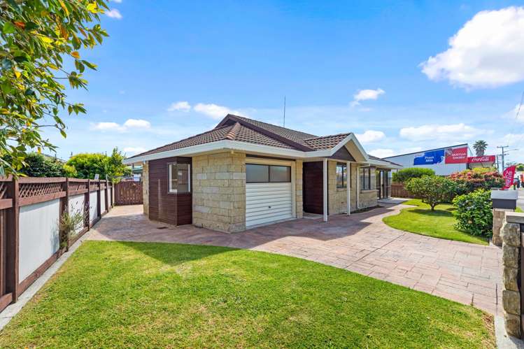 99 Levers Road Matua_14