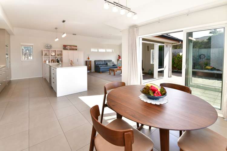 65 Chesterfield Way Orewa_13