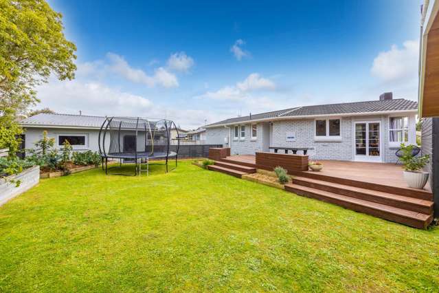 7 Manapouri Place Glenview_3