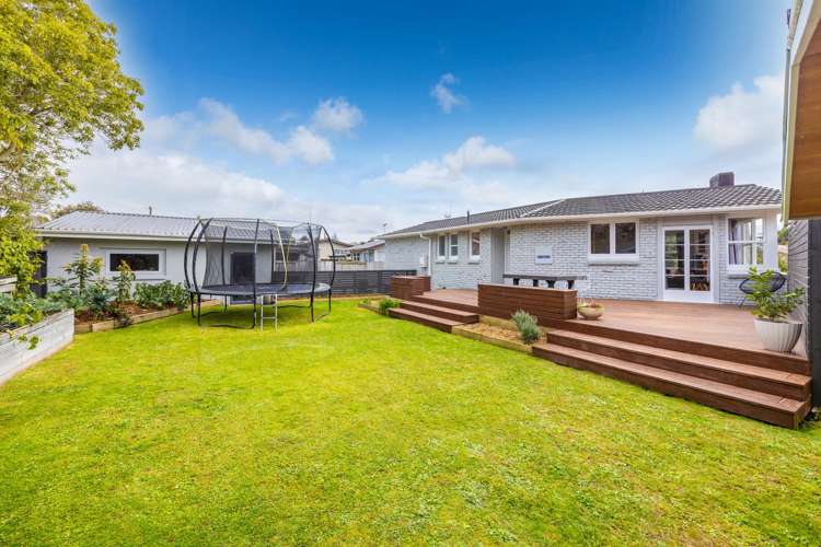 7 Manapouri Place Glenview_3