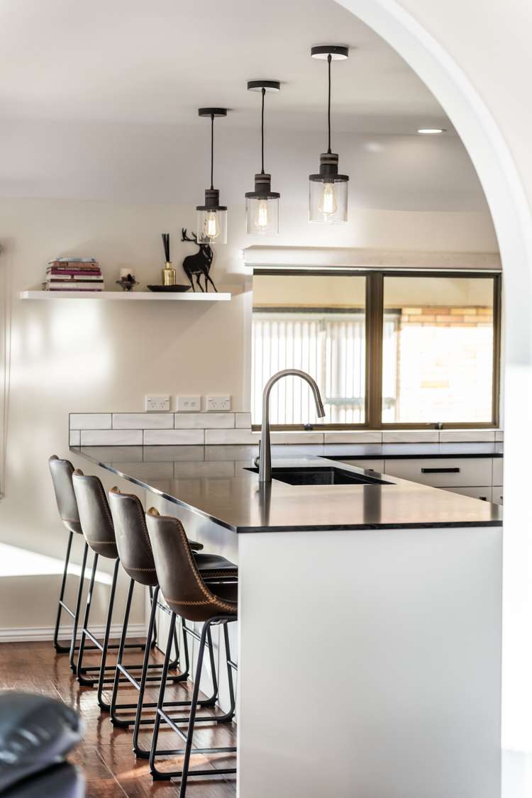 11 Rochas Place Clover Park_13