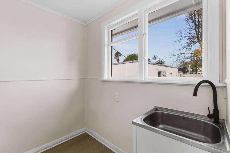 1004 Bledisloe Street Raureka_11
