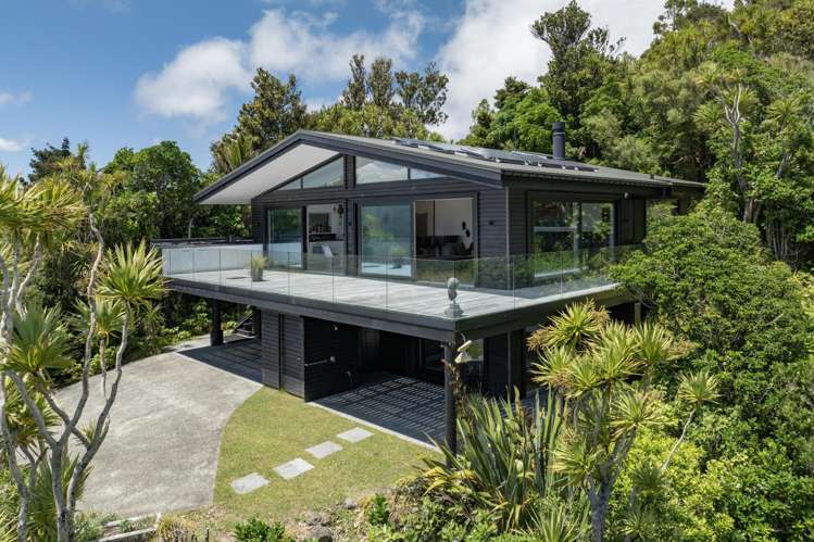 36 Piha Road Piha_17