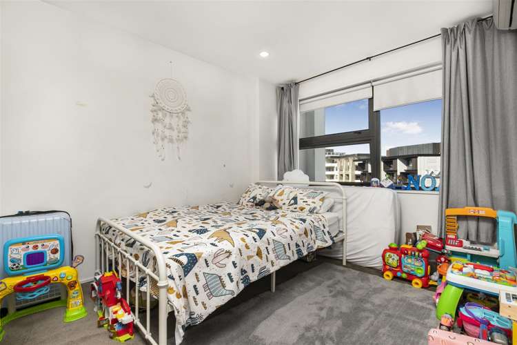 1506/18 Beach Road Auckland Central_11