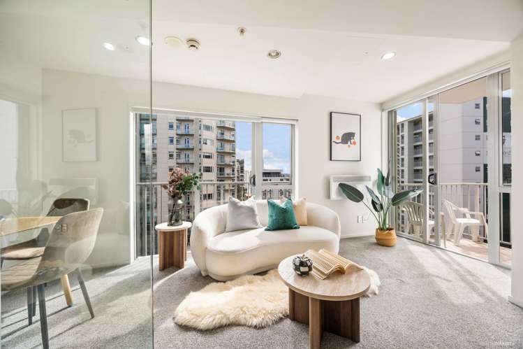 6J/208 Hobson Street_2
