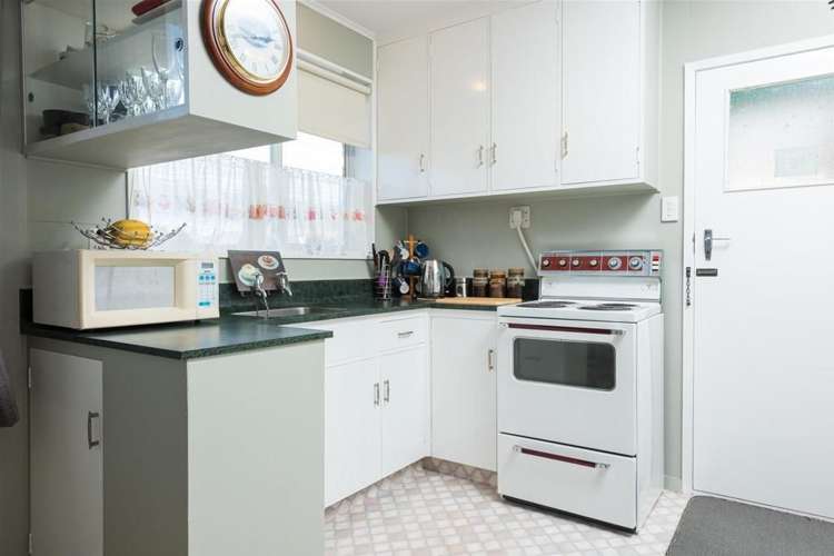 2/60 Howick Road Redwoodtown_1